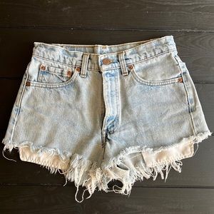 Levi’s 550 Cutoff Denim Shorts. Light wash, 29 waist